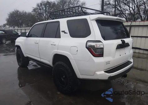 2023 Toyota 4Runner Trd Off Road Premium z USA, uszkodzony, nr VIN JTERU5JR5P6112866